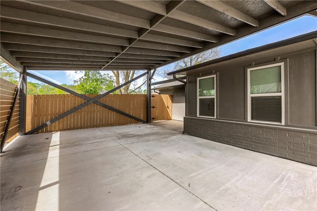 1808 SW D Street, Bentonville, AR 72712