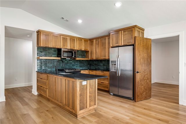 1808 SW D Street, Bentonville, AR 72712