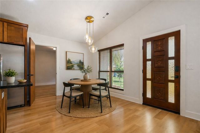 1808 SW D Street, Bentonville, AR 72712