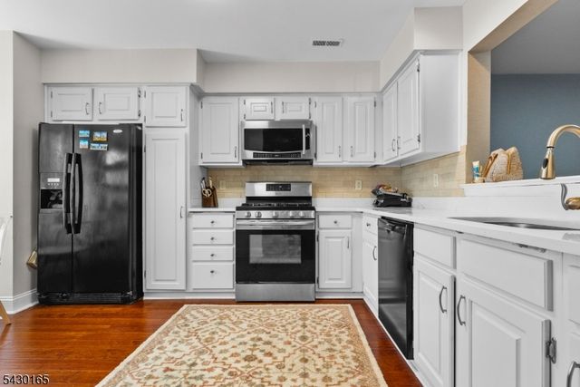 34 Hillsborough Ct, Rockaway Twp., NJ 07866
