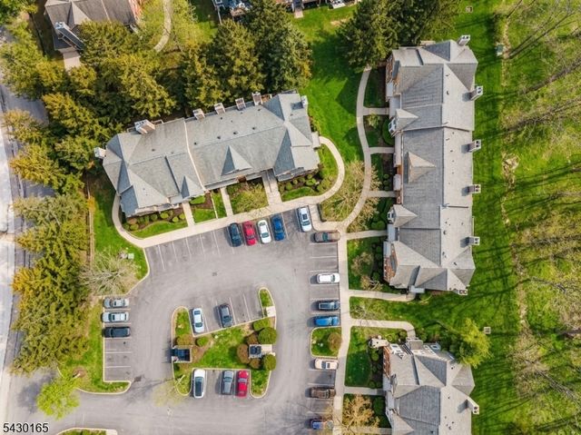 34 Hillsborough Ct, Rockaway Twp., NJ 07866