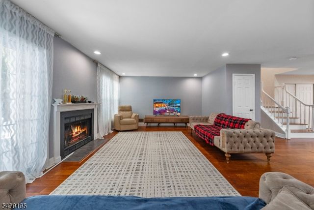 34 Hillsborough Ct, Rockaway Twp., NJ 07866