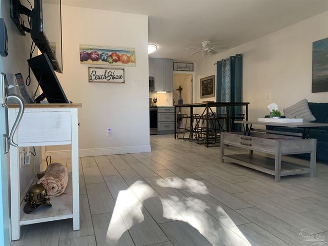 2866 Villa Woods Cir, Gulf Breeze, FL 32563