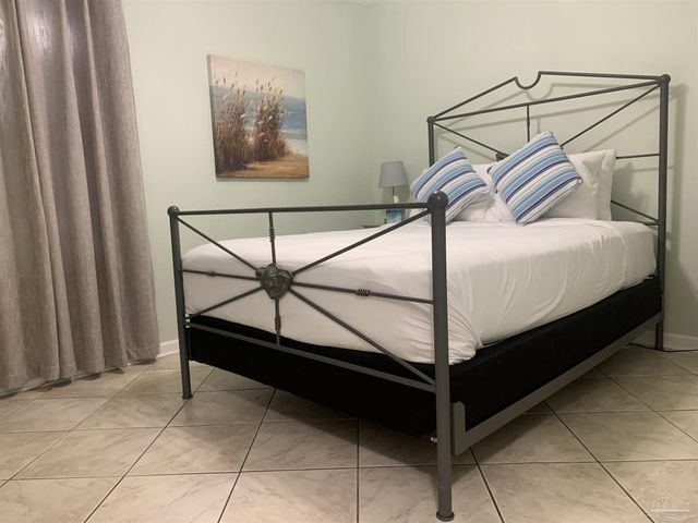 2866 Villa Woods Cir, Gulf Breeze, FL 32563