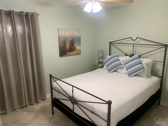 2866 Villa Woods Cir, Gulf Breeze, FL 32563