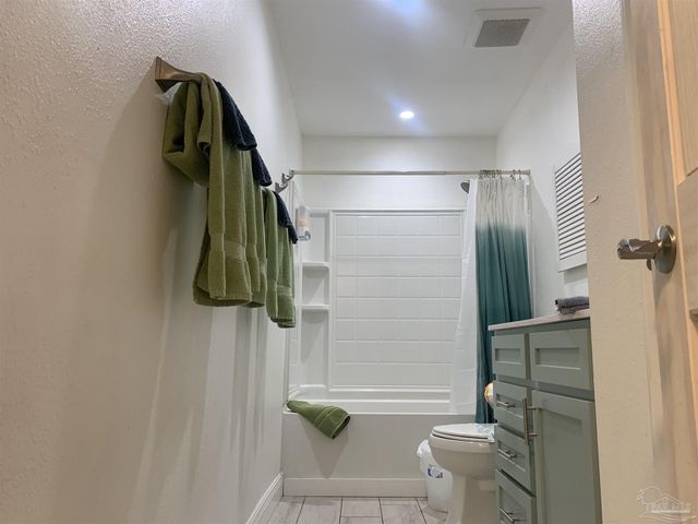 2866 Villa Woods Cir, Gulf Breeze, FL 32563