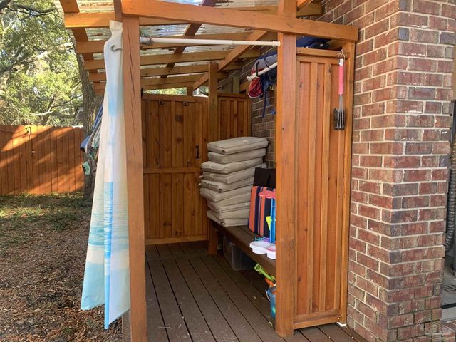 2866 Villa Woods Cir, Gulf Breeze, FL 32563