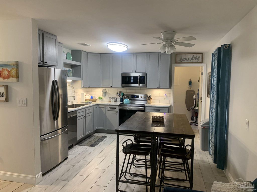 2866 Villa Woods Cir, Gulf Breeze, FL 32563