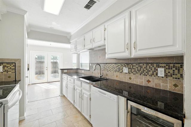 2960 Gessner Road, Houston, TX 77080