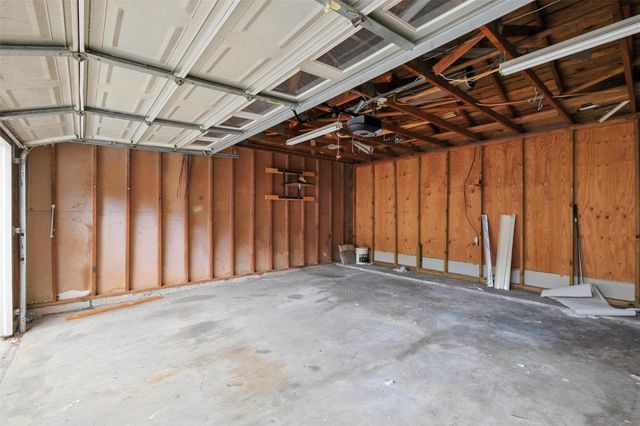 2960 Gessner Road, Houston, TX 77080