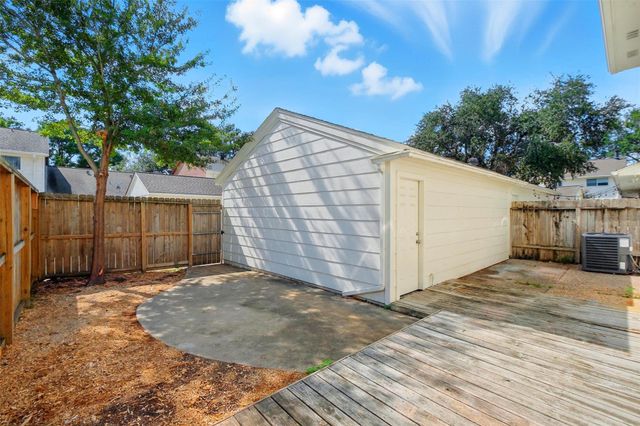 2960 Gessner Road, Houston, TX 77080