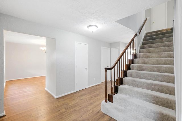 2960 Gessner Road, Houston, TX 77080