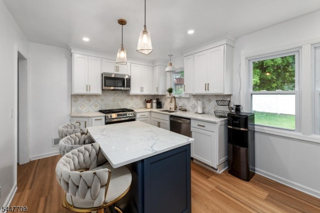 139 Hoover Ave, Bloomfield Twp., NJ 07003 — photo 3
