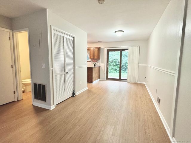 1 Horizon Drive 11, Norwalk, CT 06854