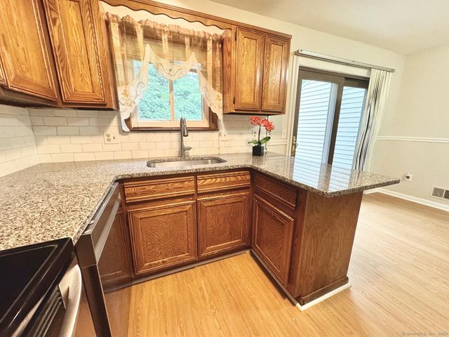 1 Horizon Drive 11, Norwalk, CT 06854
