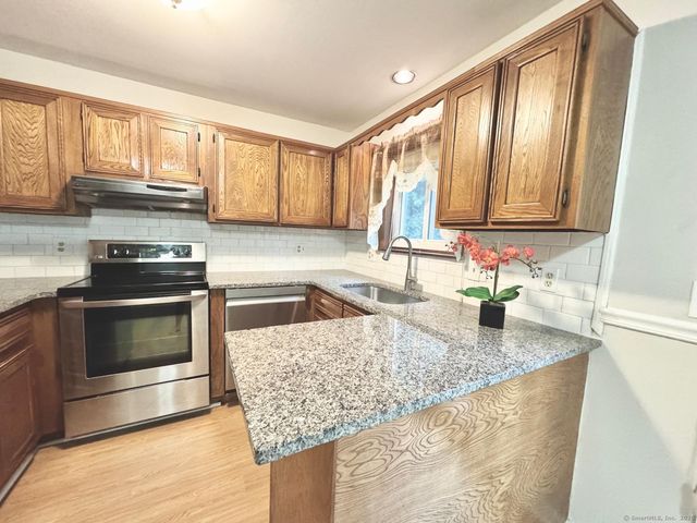 1 Horizon Drive 11, Norwalk, CT 06854