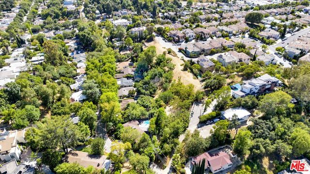 1 Oak Hill Ave, Los Angeles, CA 90042