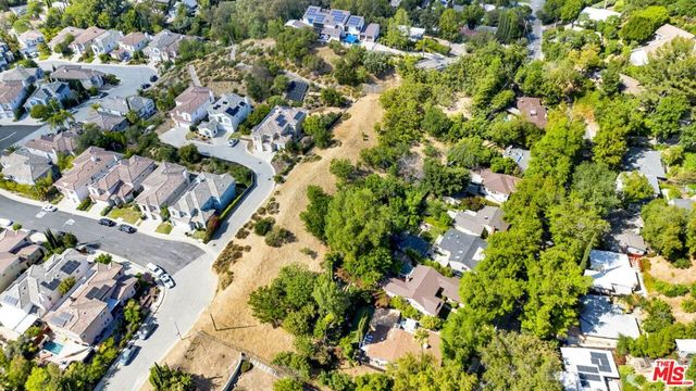 1 Oak Hill Ave, Los Angeles, CA 90042