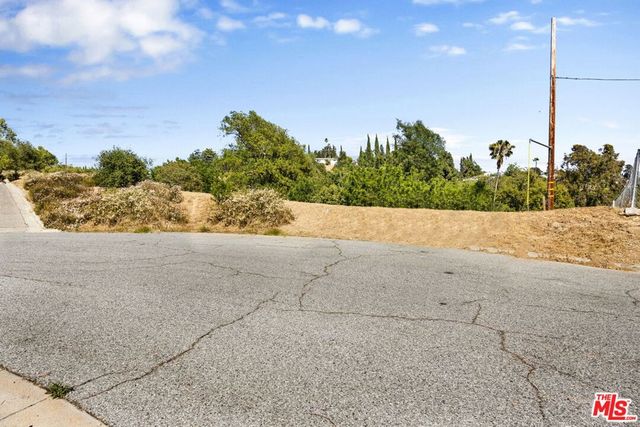 1 Oak Hill Ave, Los Angeles, CA 90042