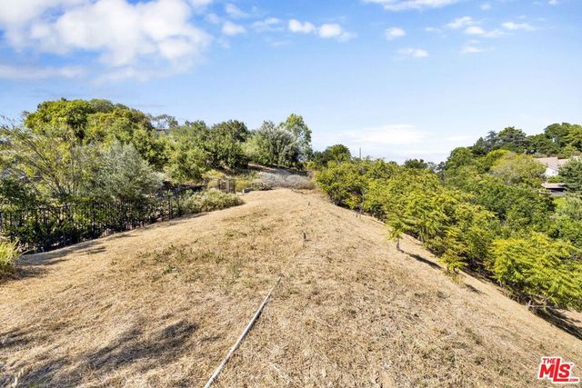 1 Oak Hill Ave, Los Angeles, CA 90042