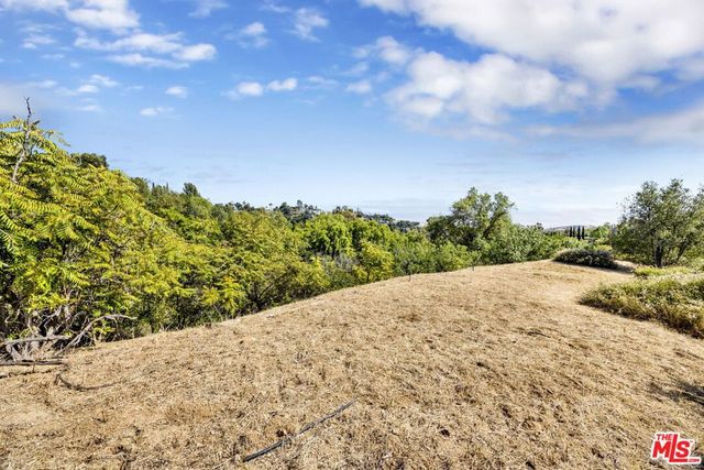 1 Oak Hill Ave, Los Angeles, CA 90042