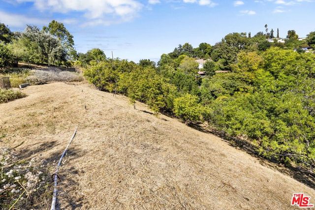 1 Oak Hill Ave, Los Angeles, CA 90042