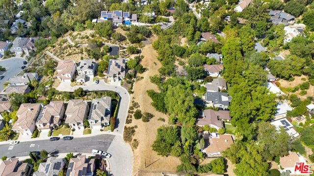 1 Oak Hill Ave, Los Angeles, CA 90042