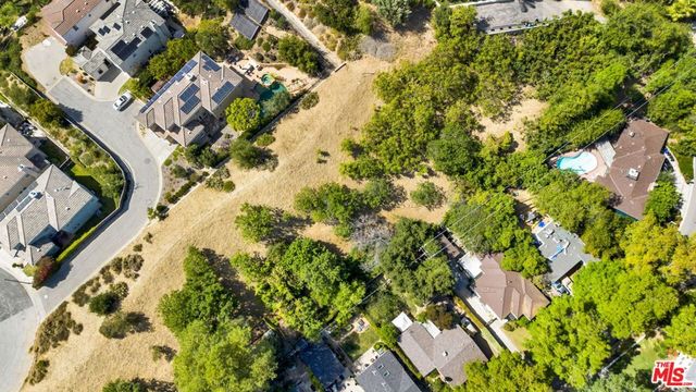 1 Oak Hill Ave, Los Angeles, CA 90042