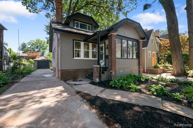 62 Wellesley Dr. Drive, Pleasant Ridge, MI 48069