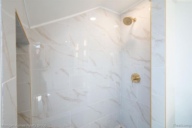62 Wellesley Dr. Drive, Pleasant Ridge, MI 48069