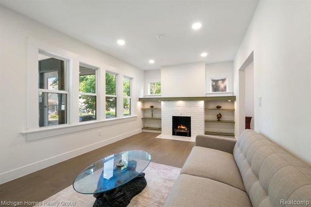 62 Wellesley Dr. Drive, Pleasant Ridge, MI 48069