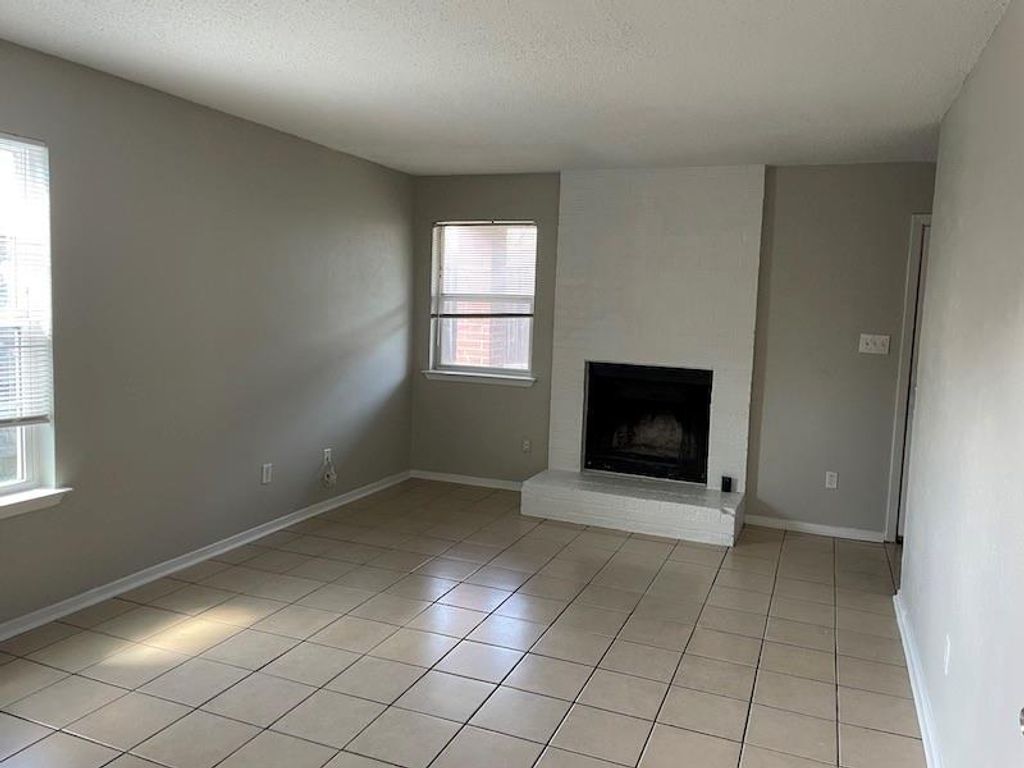 8401 Colony Loop DR D, Austin, TX 78724