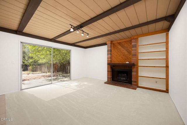 1740 Foothill Boulevard, La Canada Flintridge, CA 91011