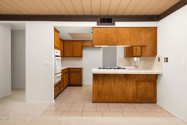 1740 Foothill Boulevard, La Canada Flintridge, CA 91011