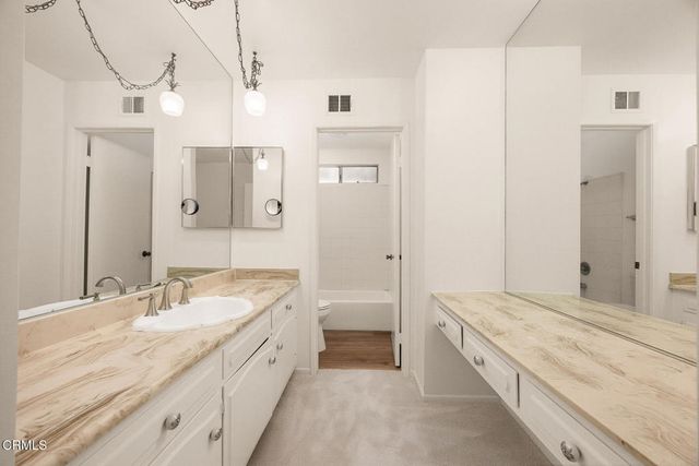 1740 Foothill Boulevard, La Canada Flintridge, CA 91011