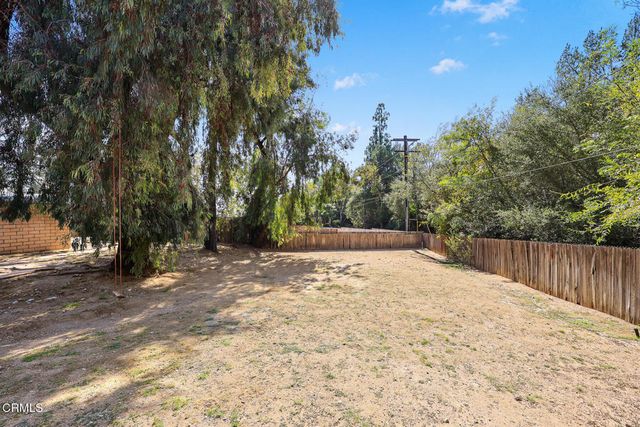 1740 Foothill Boulevard, La Canada Flintridge, CA 91011