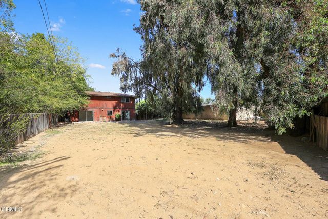 1740 Foothill Boulevard, La Canada Flintridge, CA 91011