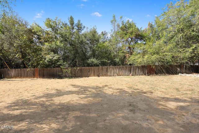 1740 Foothill Boulevard, La Canada Flintridge, CA 91011