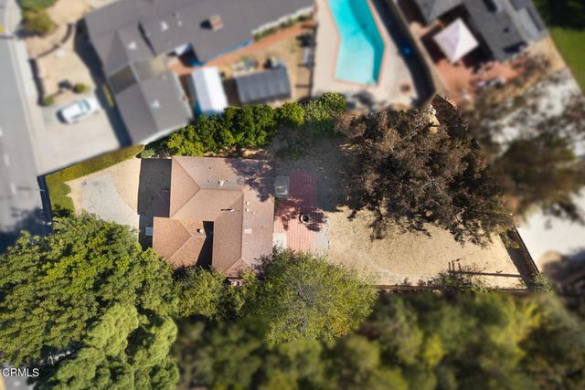 1740 Foothill Boulevard, La Canada Flintridge, CA 91011