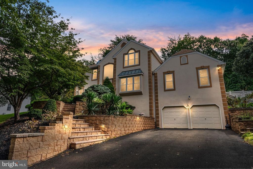 31 W BELLWOOD DR, Holland, PA 18966