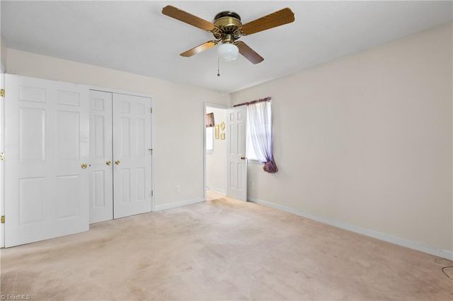 2758 Park Oak Drive, Clemmons, NC 27012