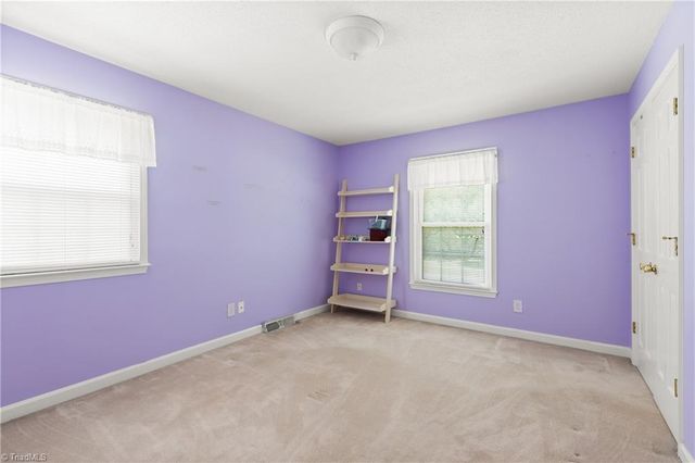 2758 Park Oak Drive, Clemmons, NC 27012