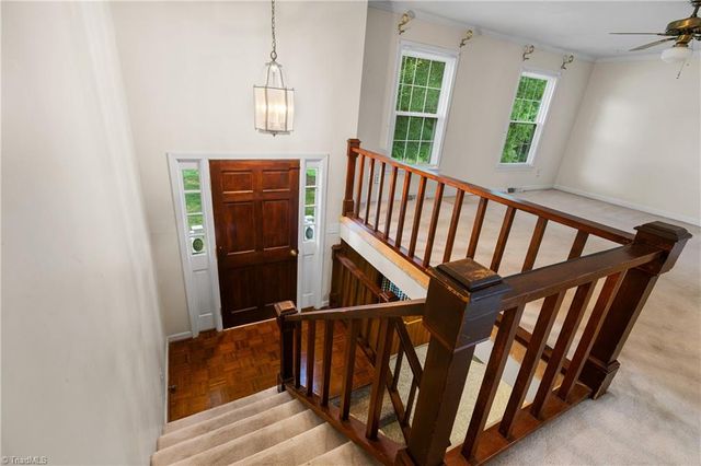 2758 Park Oak Drive, Clemmons, NC 27012