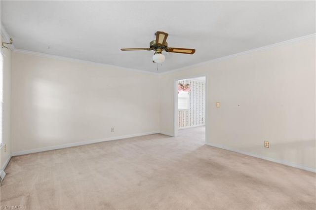2758 Park Oak Drive, Clemmons, NC 27012
