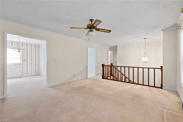 2758 Park Oak Drive, Clemmons, NC 27012