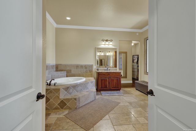 14190 IRON HORSE WAY, Helotes, TX 78023