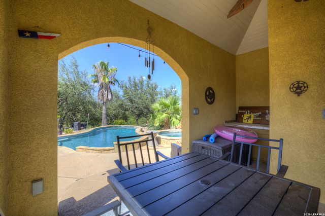 14190 IRON HORSE WAY, Helotes, TX 78023