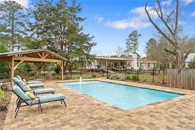 4535 Barnett Shoals Road, Athens, GA 30605