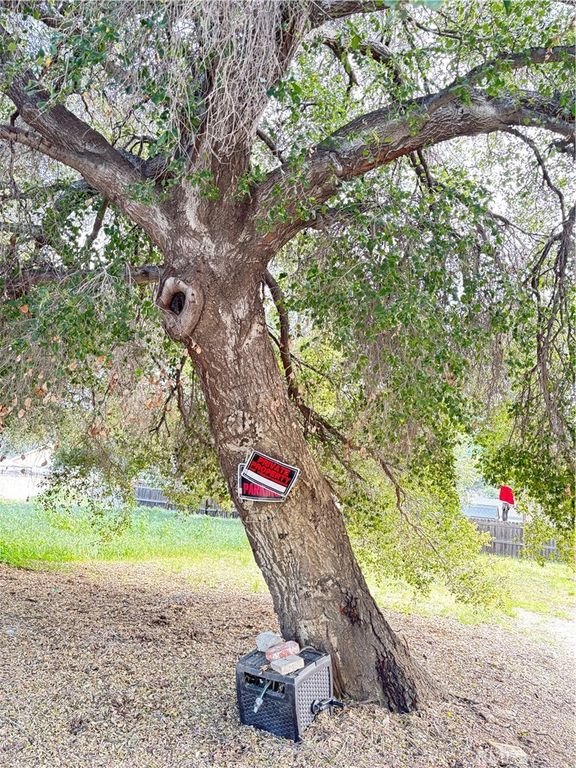 Image 4 of property listing at 0 Justamere, Val Verde, CA 91384