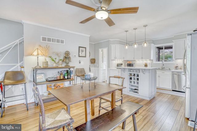 113 E TAYLOR RUN PKWY, Alexandria, VA 22314